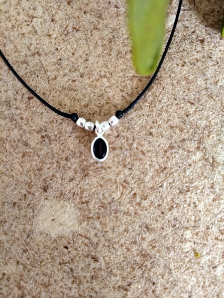 Colgante Swarovski Elements,  cristal negro ovalado engastado en plata rodinada