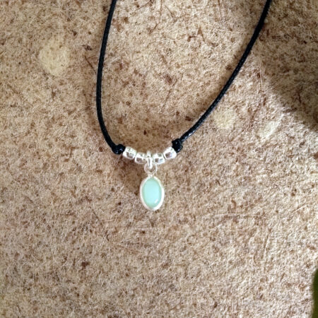 Colgante Swarovski Elements ovalado engastado en plata rodinada